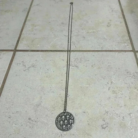 Look At Me Silver Alien Necklace - Picture 3 of 11